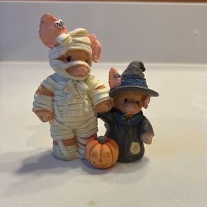 TLP- ‘You are such a treat, Mummy”Mummy and Witch with Pumpkin